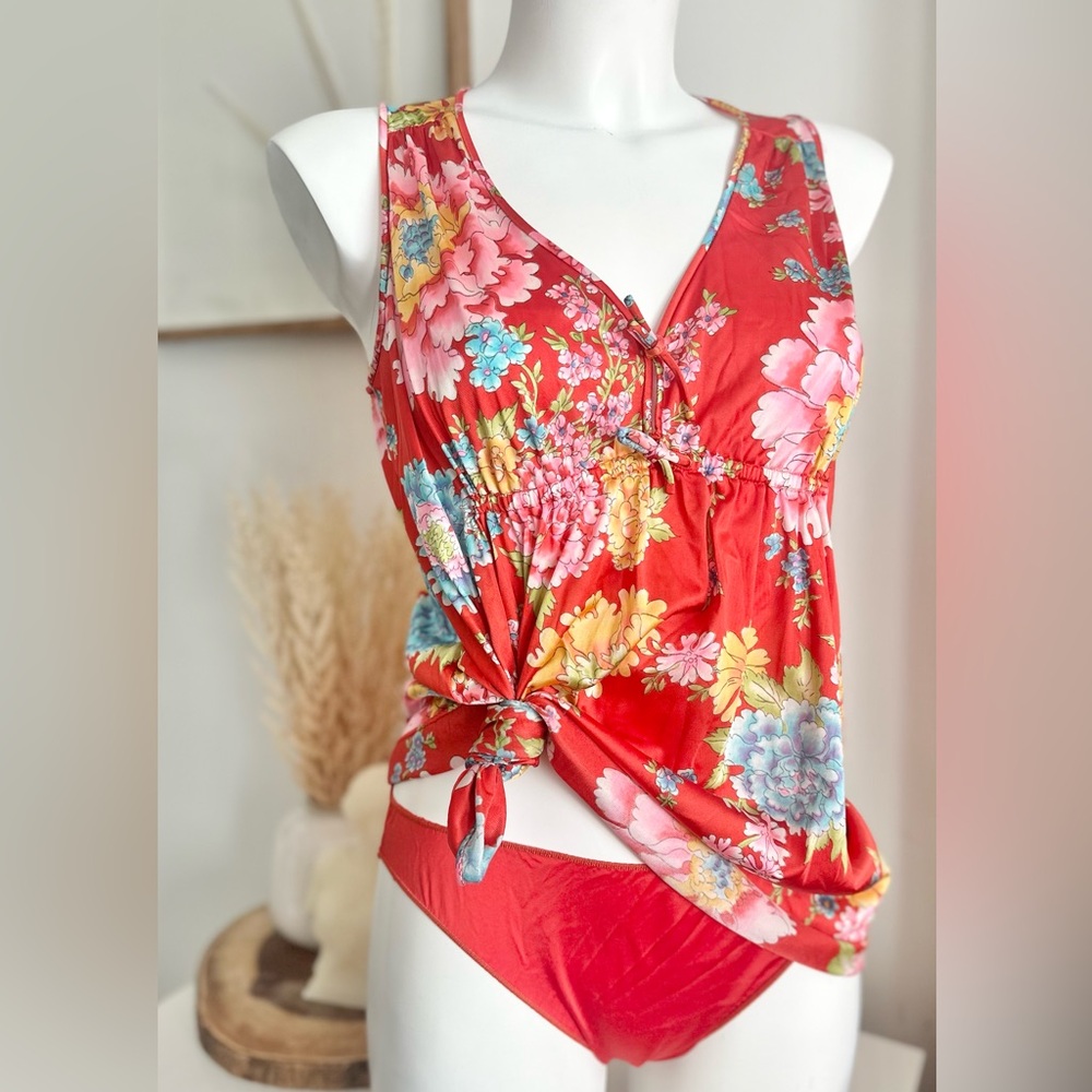 Vintage Vanity Fair size small red floral 100% nylon tank top panty set